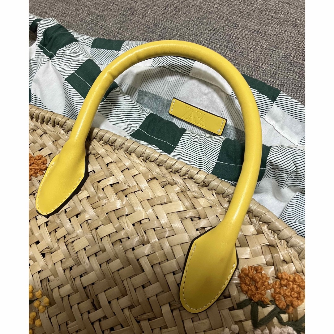 ZARA - ZARA ラフィア トートバッグ 新品未使用の通販 by クウと ZARA - ZARA ラフィア トートバッグ 新品未使用の通販 by クウと