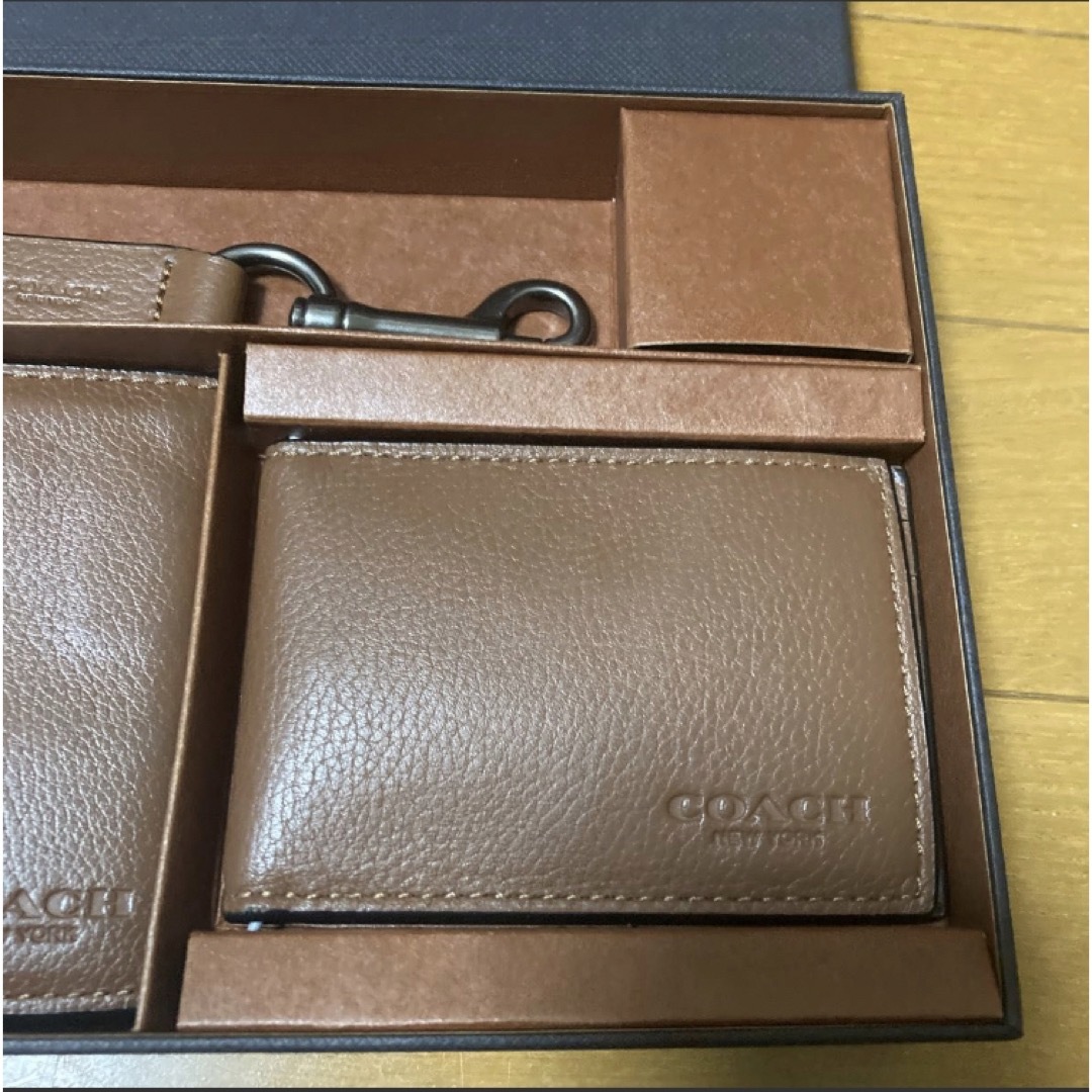 COACH 二つ折り財布　メンズ　未使用メンズ