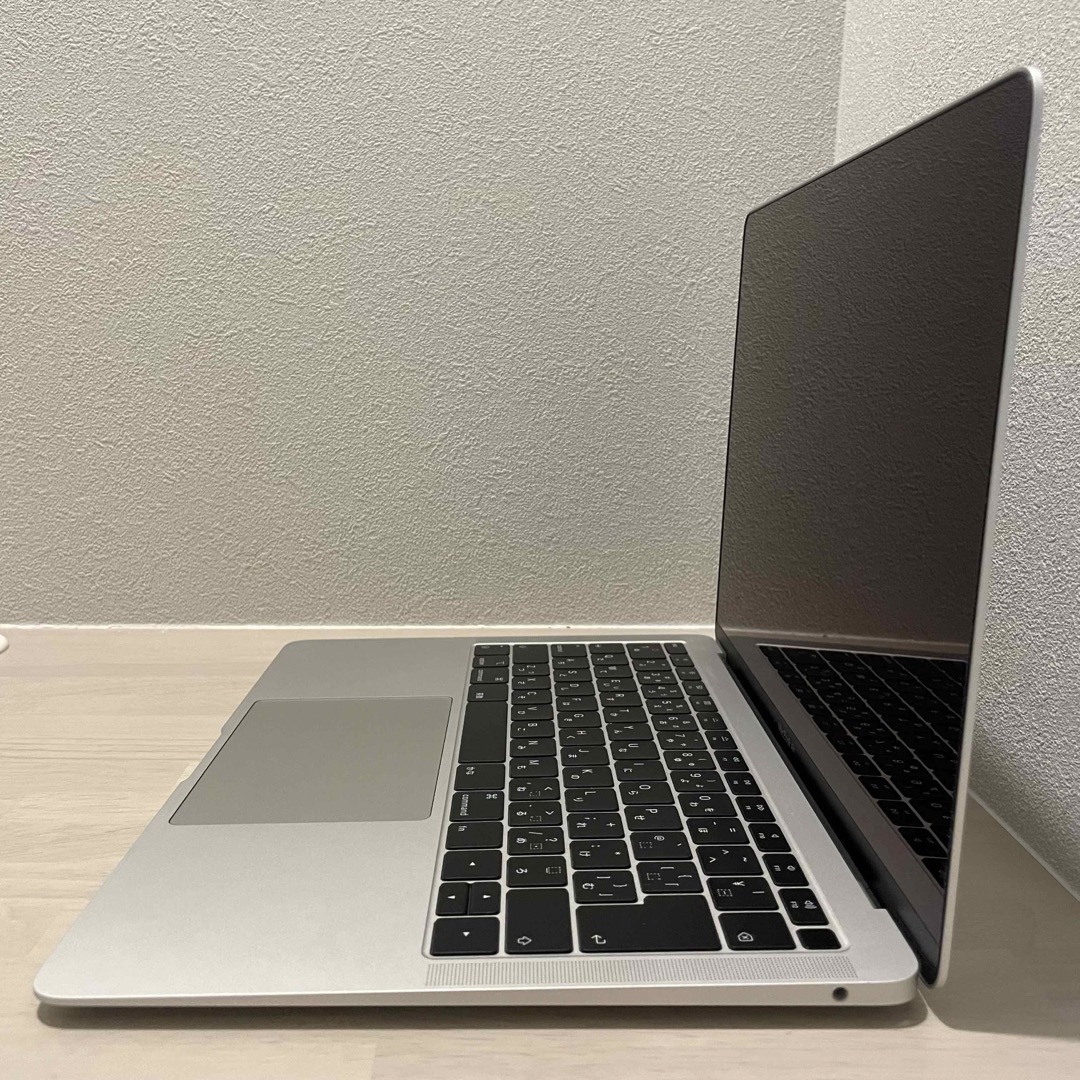 【美品】MacBook Air 2018 i5/8GB/128GB_シルバー本体