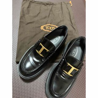 トッズ(TOD'S)の【最終値引き】tod's ローファー　シューズケース付き(ドレス/ビジネス)