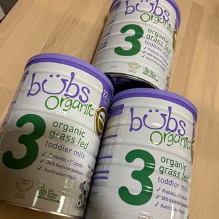 新品未使用未開封 Bubs(バブズ)オーガニック粉ミルク 牛 3缶セットの