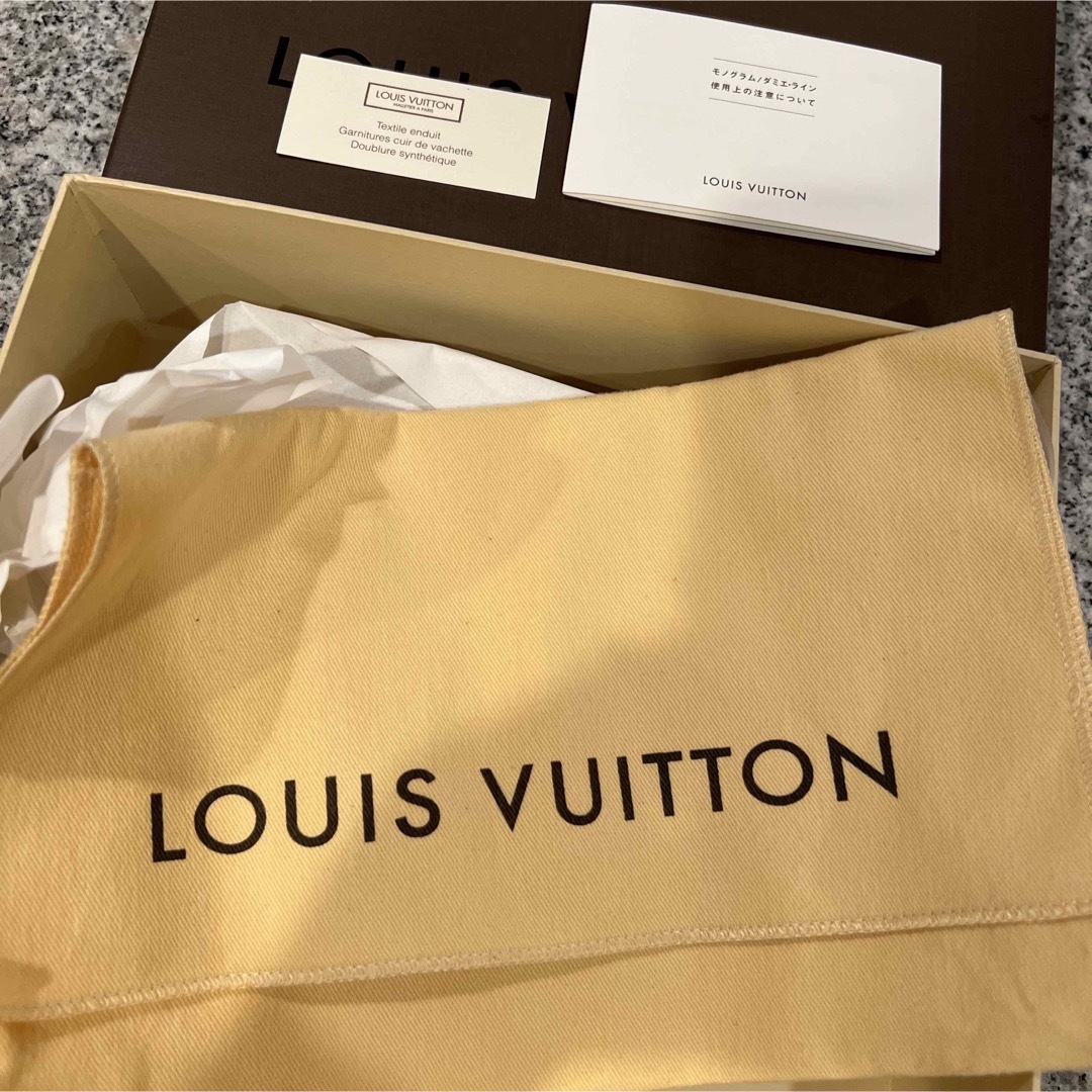 LOUIS VUITTON(ルイヴィトン)の【ルイヴィトン】ダミエ・アズール キャンバス 化粧ポーチ レディースのファッション小物(ポーチ)の商品写真