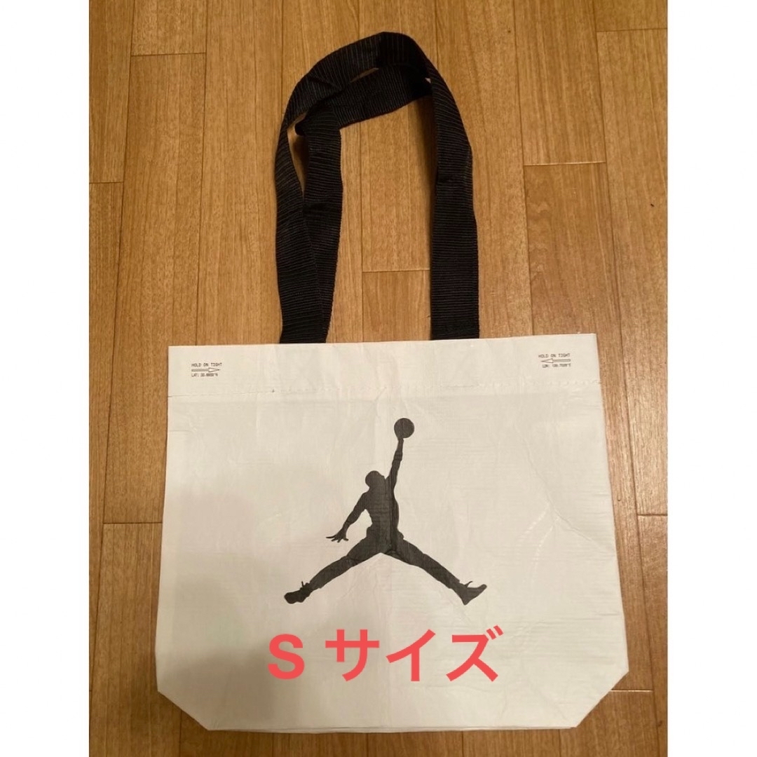 Jordan Brand（NIKE）(ジョーダン)のNIKE WORLD OF FLIGHT 東京限定 ジョーダン エコバッグ S メンズのバッグ(エコバッグ)の商品写真