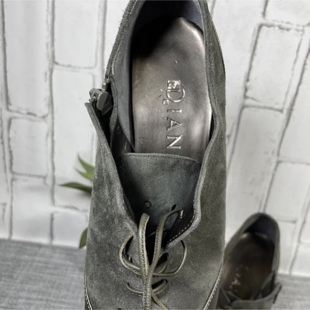 DIANA(ダイアナ)の2万 ダイアナ 本革 ブーティ シルバー グレー ショートブーツ レディースの靴/シューズ(ブーティ)の商品写真