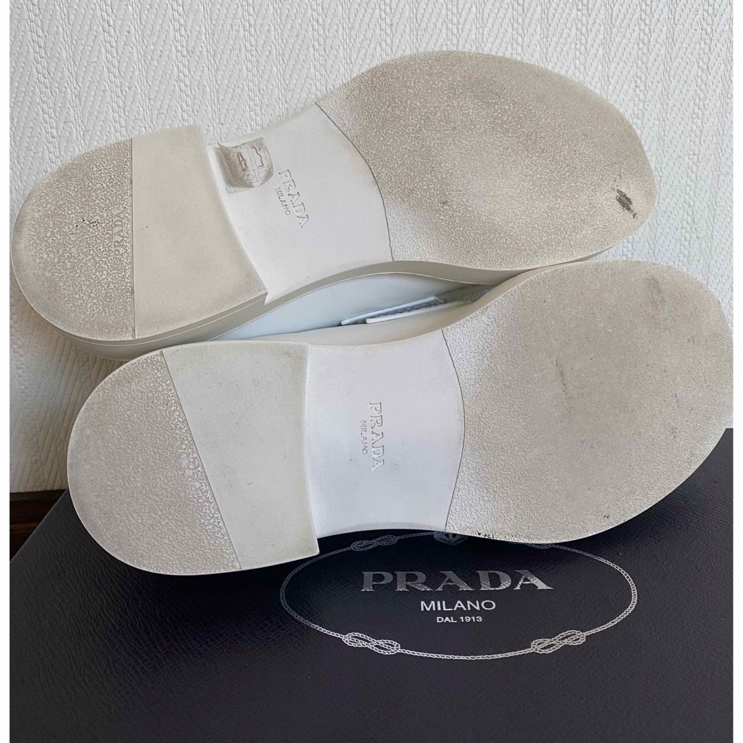 PRADA(プラダ)のPRADA チョコレート ブラッシュドレザー ローファー 6.5 メンズの靴/シューズ(ドレス/ビジネス)の商品写真