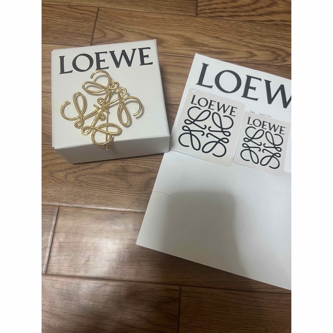 新品日本製 本日で掲載終了。ロエベ LOEWE ブローチ アナグラム