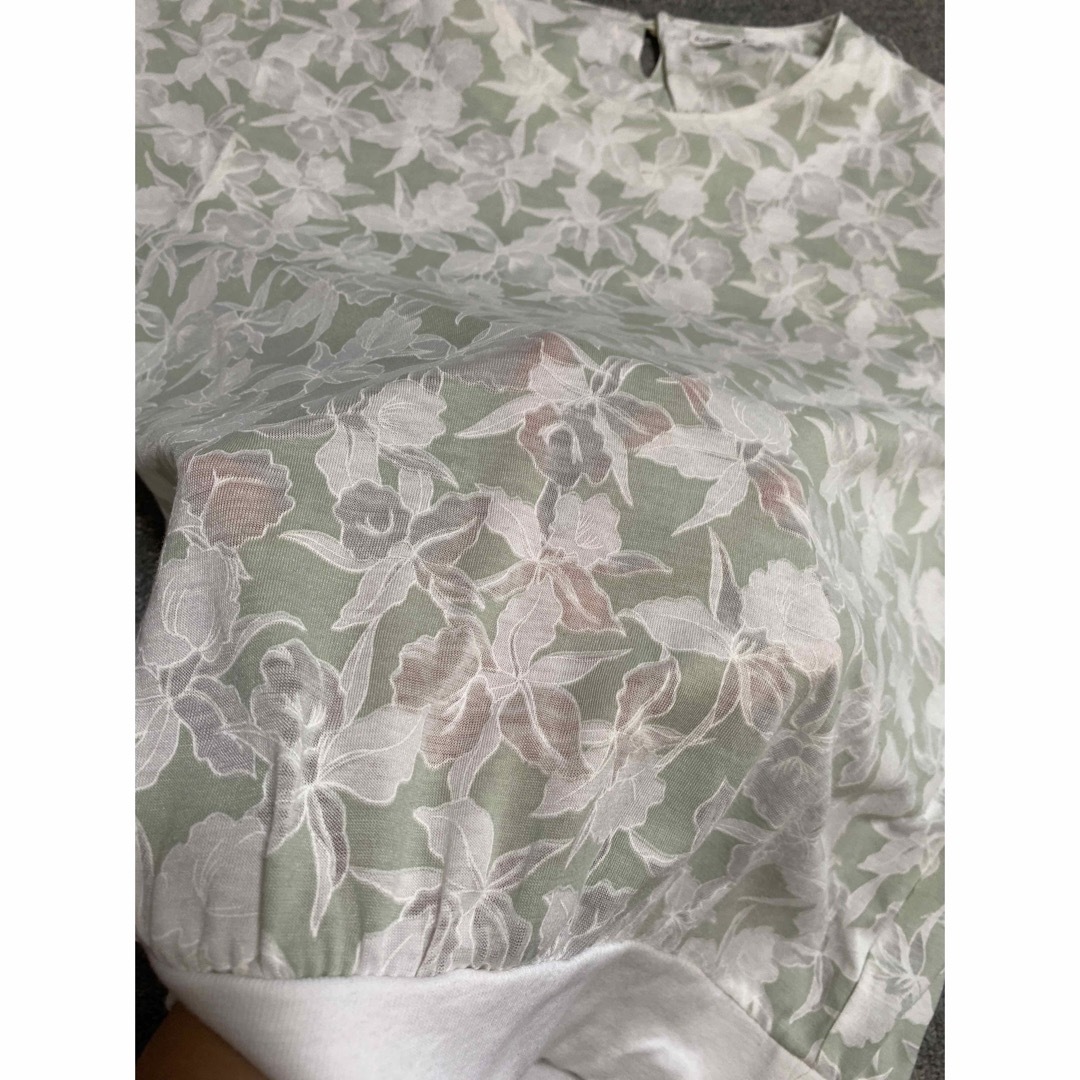 花柄カットソー　グリーン系　レトロ レディースのトップス(カットソー(半袖/袖なし))の商品写真
