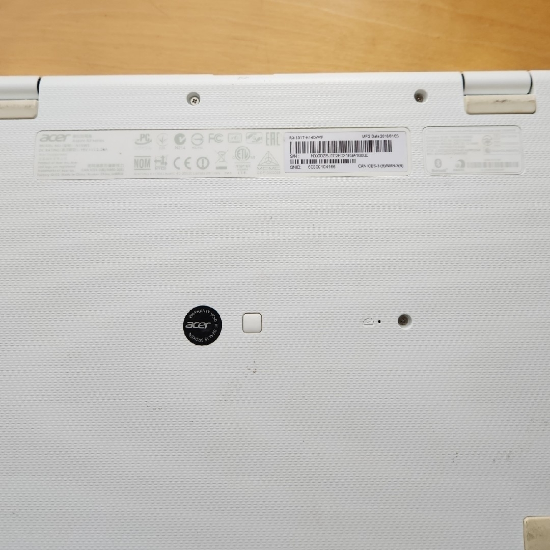 Acer(エイサー)のAspire R3-131T-H14D スマホ/家電/カメラのPC/タブレット(ノートPC)の商品写真