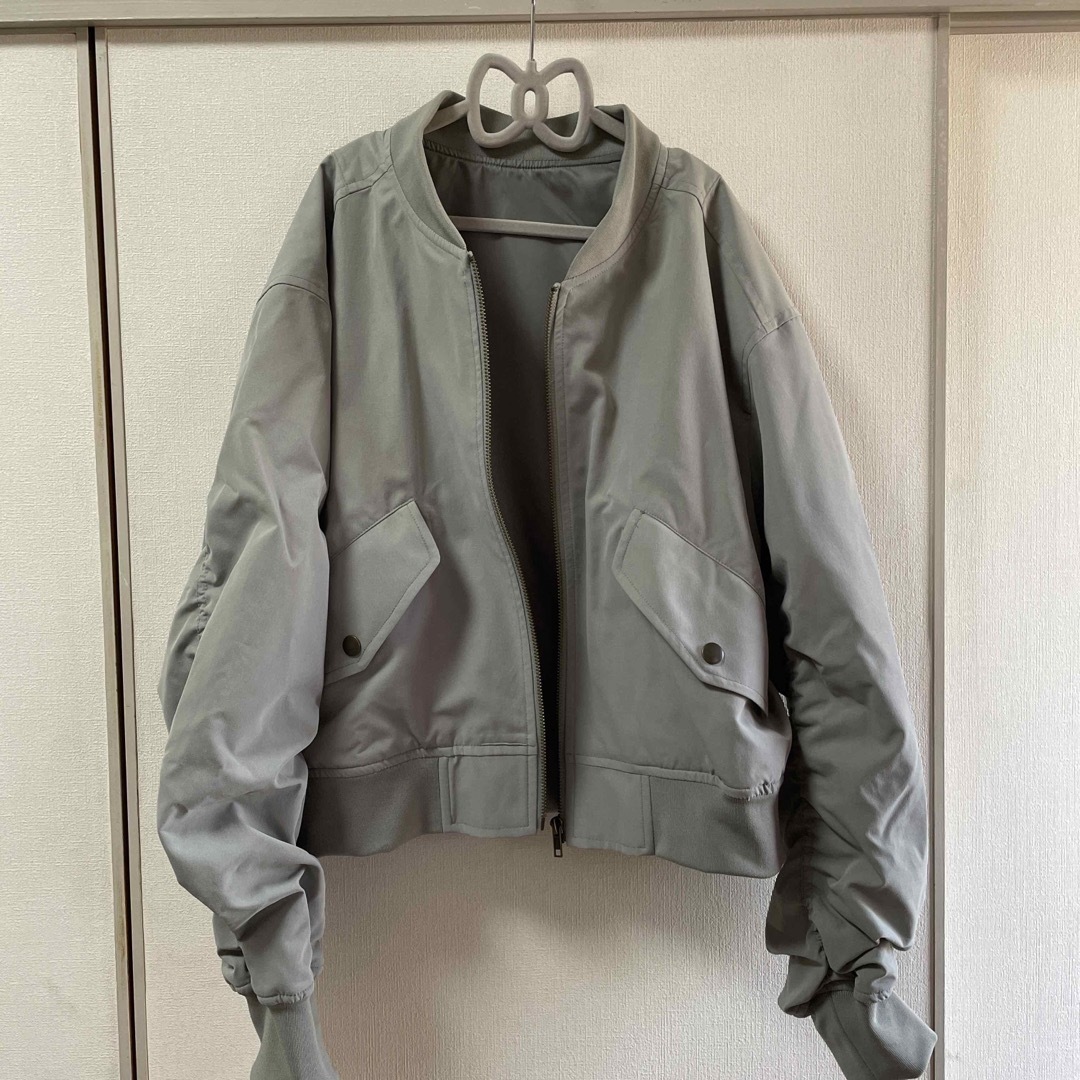 GU(ジーユー)のGUブルゾン　ショート丈 レディースのジャケット/アウター(ブルゾン)の商品写真