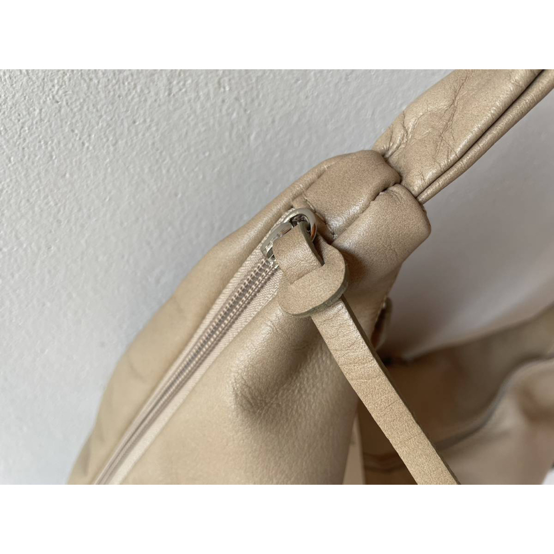 MILOS(ミロス)のタグ付き未使用品◎イタリア製 MILOSミロス 本革ショルダーバッグ TAN レディースのバッグ(ショルダーバッグ)の商品写真