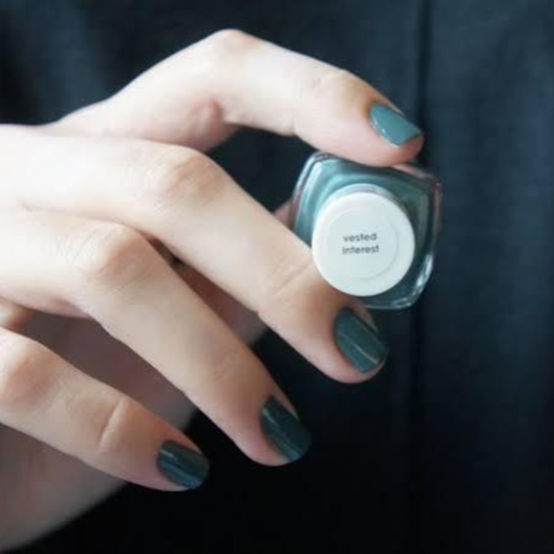 Essie(エッシー)の【essie】vested interest 、グリーン系 エッシー コスメ/美容のネイル(マニキュア)の商品写真