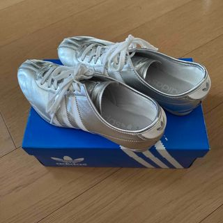 adidas 915346 OKAPI JP 23.5 シルバー(スニーカー)