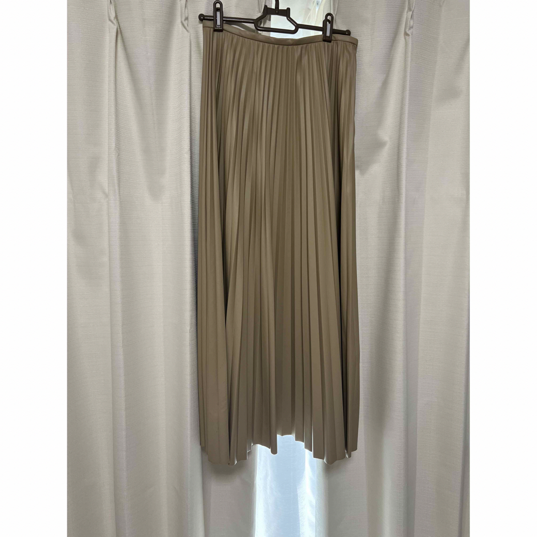 Mila Owen(ミラオーウェン)のフェイクレザープリーツマキシスカート　ミラオーウェン レディースのスカート(ロングスカート)の商品写真