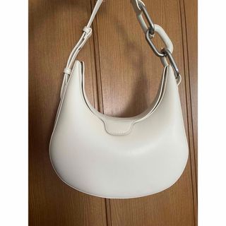 チャールズアンドキース(Charles and Keith)のCHARLES&KEITH チェーンバッグ(ショルダーバッグ)