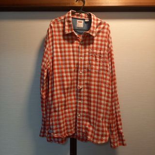 リーバイス(Levi's)のLevi's綿シャツ長袖赤白チェックM美品(シャツ)