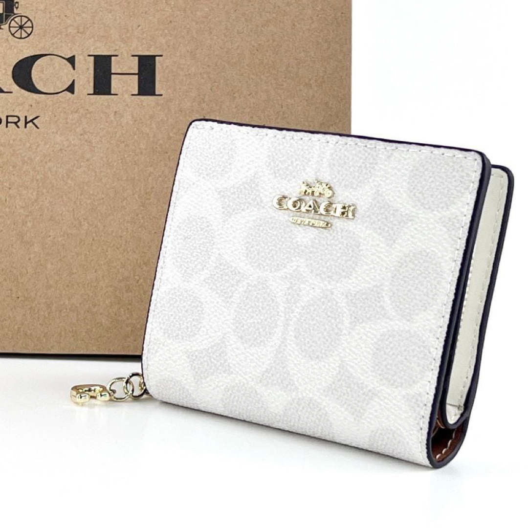 COACH(コーチ)の新品 ラグジュアリー チャーム スナップ ラウンド ウォレット レディース 女性 レディースのファッション小物(財布)の商品写真