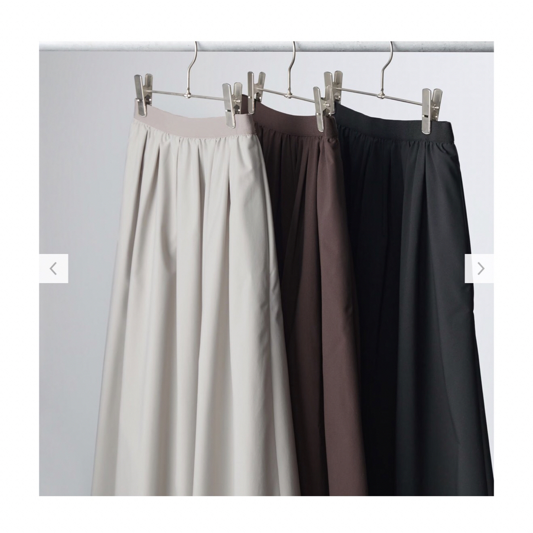 UNIQLO(ユニクロ)のUNIQLO WOMEN ボリュームロングスカート BLACK Sサイズ 丈標準 レディースのスカート(ロングスカート)の商品写真
