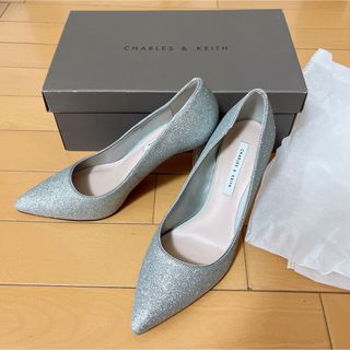 チャールズアンドキース(Charles and Keith)のCharles and Keith グリッターパンプス(ハイヒール/パンプス)