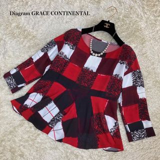 グレースコンチネンタル(GRACE CONTINENTAL)の♦︎美品♦︎ダイアグラム グレースコンチネンタル　ブラウス 　総柄　赤　S(シャツ/ブラウス(半袖/袖なし))