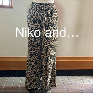 ニコアンド(niko and...)のNiko and… ニコアンド パンツ 柄パンツ 花柄 Ｌ(カジュアルパンツ)