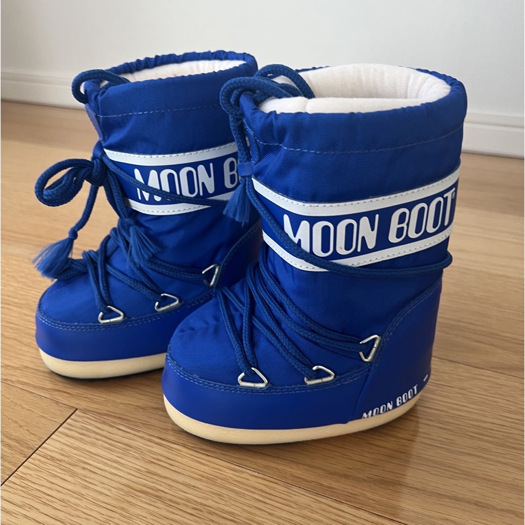 キッズスノーブーツ　MOON BOOT キッズ/ベビー/マタニティのキッズ靴/シューズ(15cm~)(ブーツ)の商品写真