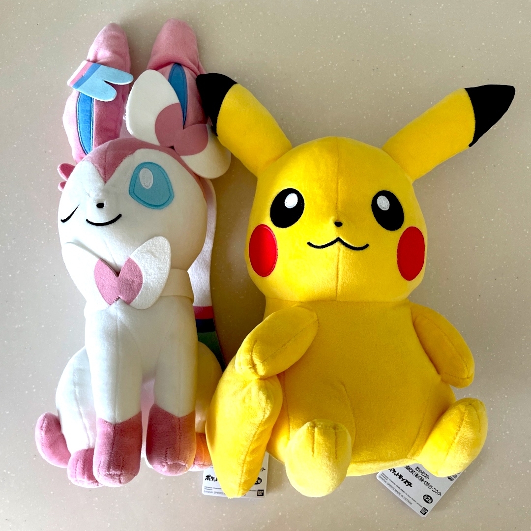 新品　ポケットモンスター もふぐっとしっぽみてみて！ぬいぐるみ～ピカチュウ3体