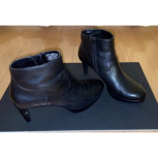 ROCKPORT ショートブーツ　25センチ　黒　レディース　本革