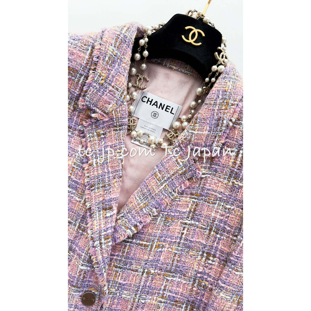 CHANEL(シャネル)のシャネル CHANEL ピンク・パープル・貴重なルサージュ・ツイード・コットン・ジャケット・スカート・スーツ 38 レディースのフォーマル/ドレス(スーツ)の商品写真