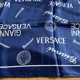 ジャンニヴェルサーチ(Gianni Versace)のGIANNI VERSACE ノベルティ　スカーフ　未使用品(バンダナ/スカーフ)