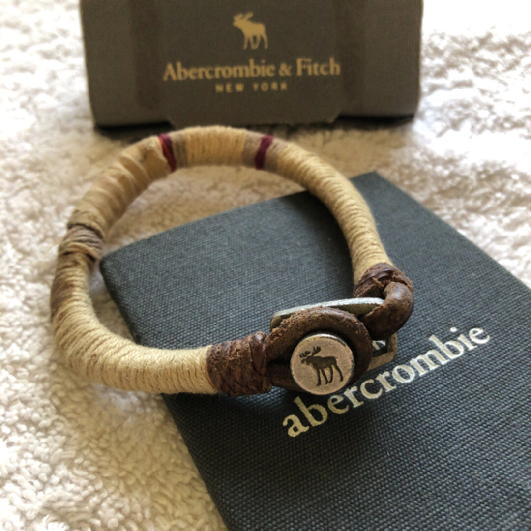 Abercrombie&Fitch(アバクロンビーアンドフィッチ)のAbercrombie&Fitch ブレスレット＆ギフトカード メンズのアクセサリー(ブレスレット)の商品写真