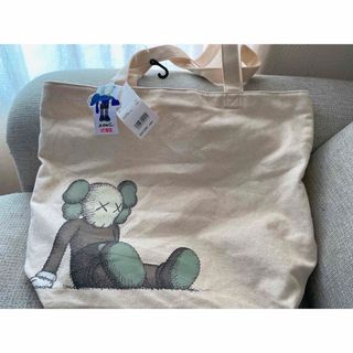 ユニクロ(UNIQLO)のUNIQLO × KAWS ユニクロ× カウズ　コラボトート  (トートバッグ)