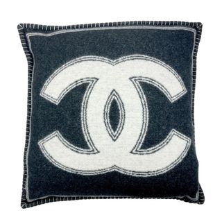 シャネル(CHANEL)のシャネル CHANEL ウール ブラック ホワイト ココマーク ロゴ クッション(クッション)