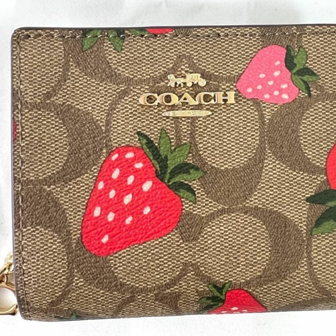 COACH(コーチ)の【新品】COACH  スナップ ウォレット シグネチャー ワイルド ストロベリー レディースのファッション小物(財布)の商品写真