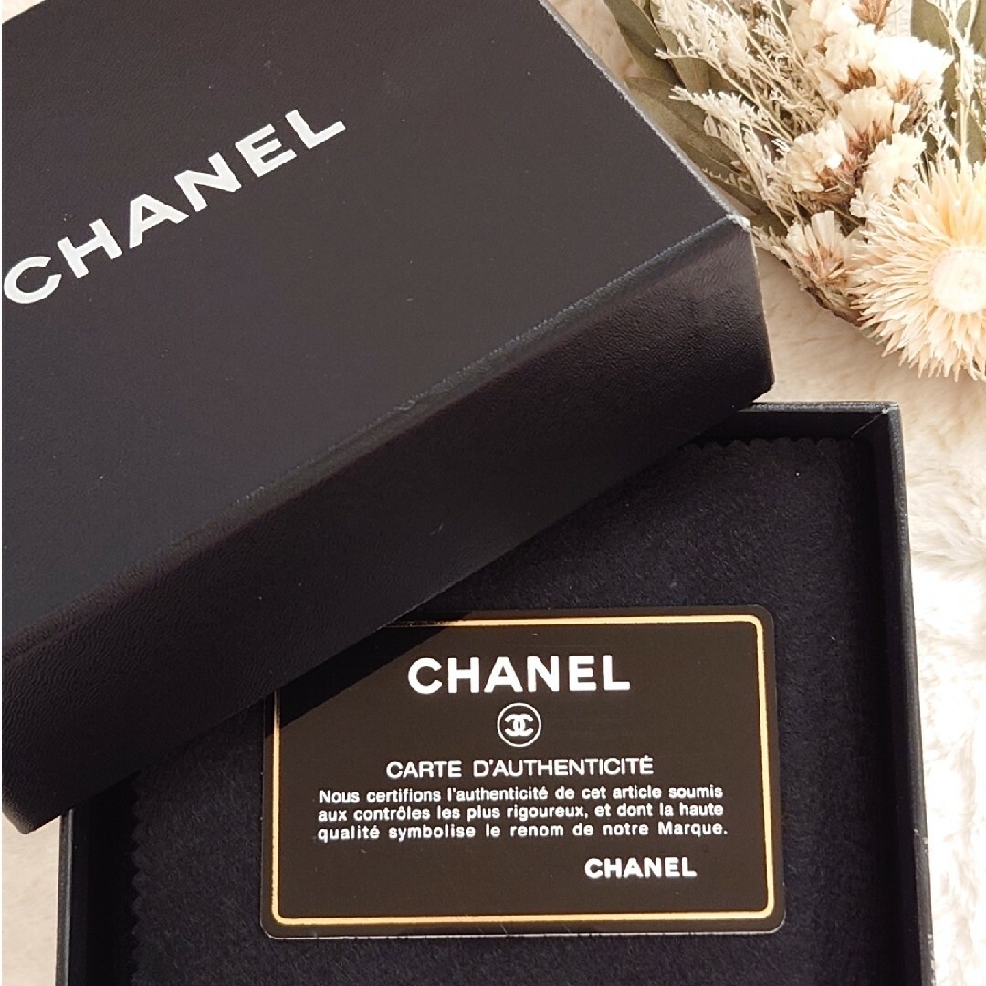 CHANEL(シャネル)の【CHANEL】カンボンライン二つ折り財布 レディースのファッション小物(財布)の商品写真