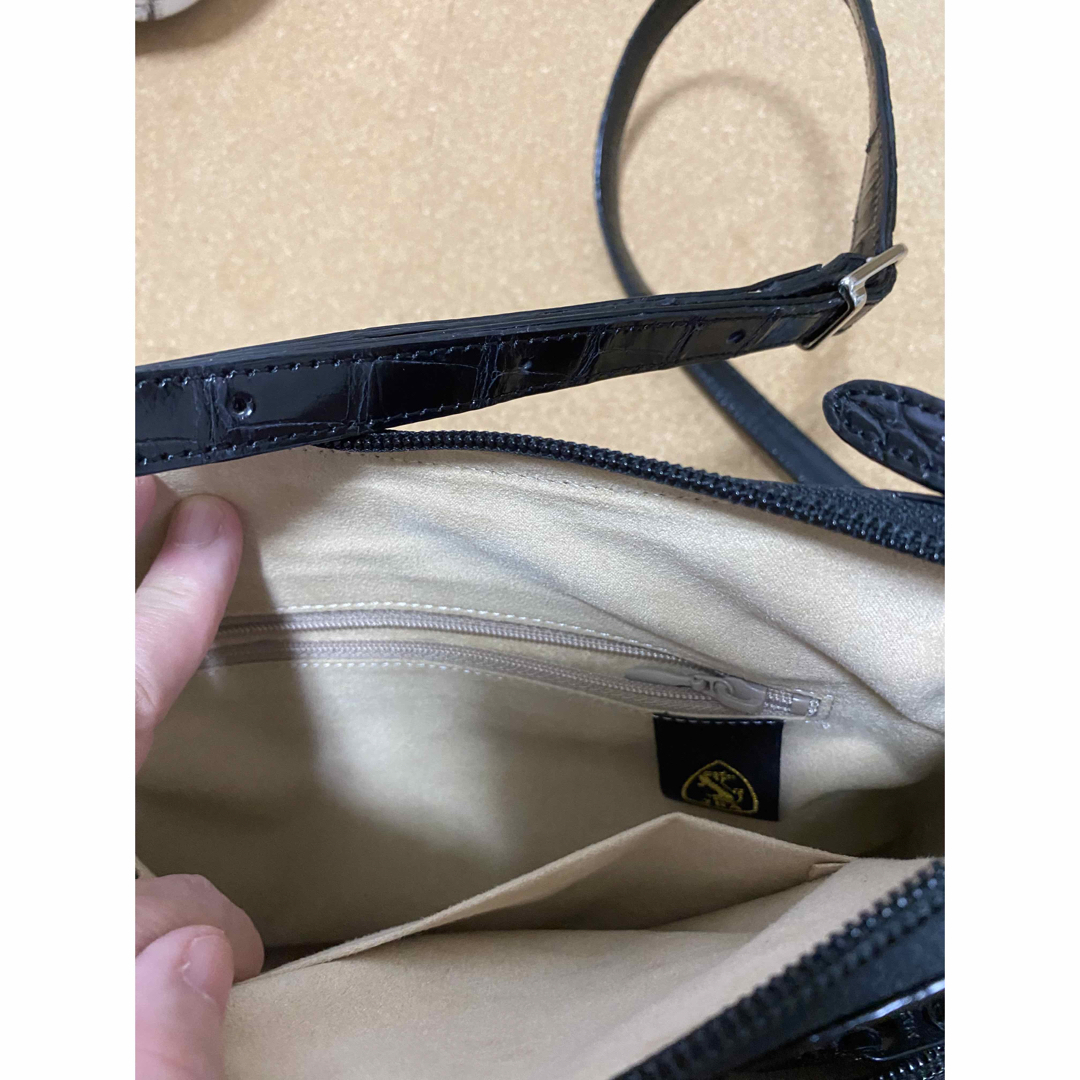 クロコダイル　ショルダーバッグ　JRA認定　前2ポケット レディースのバッグ(ショルダーバッグ)の商品写真