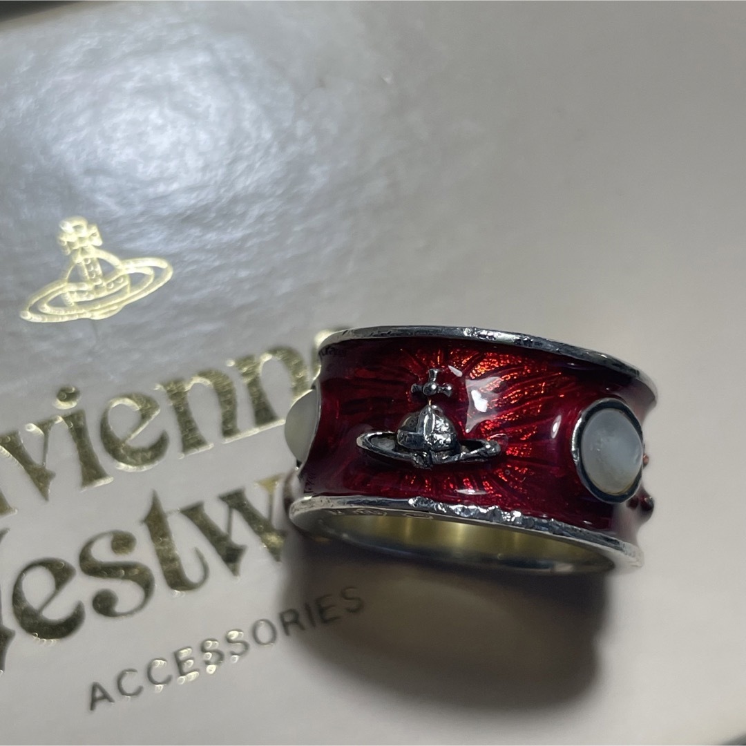 Vivienne Westwood(ヴィヴィアンウエストウッド)のVivienne Westwood キングリング　赤 レディースのアクセサリー(リング(指輪))の商品写真