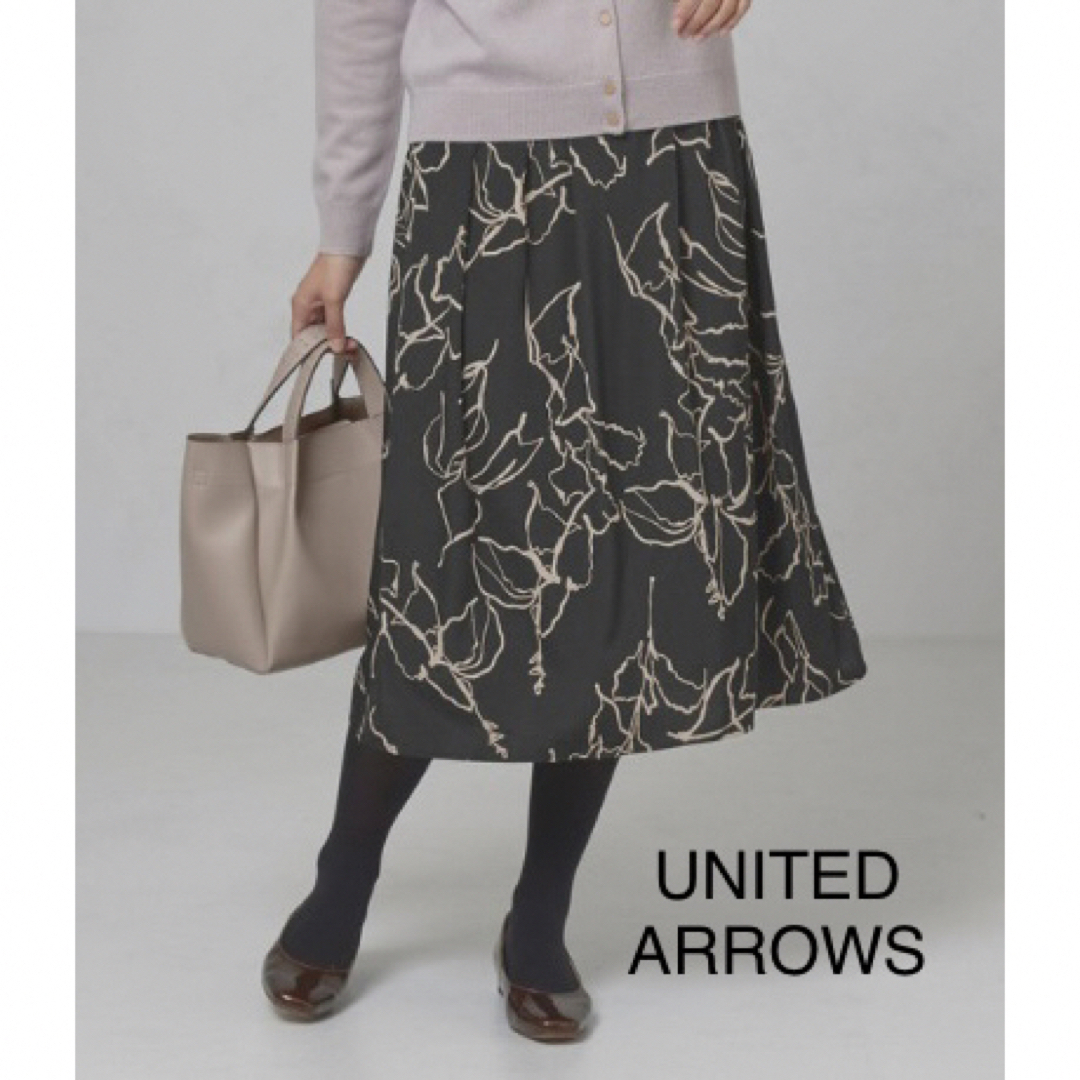 UNITED ARROWS(ユナイテッドアローズ)のUNITED ARROWS ラインペイントセミフレアスカート レディースのスカート(ロングスカート)の商品写真