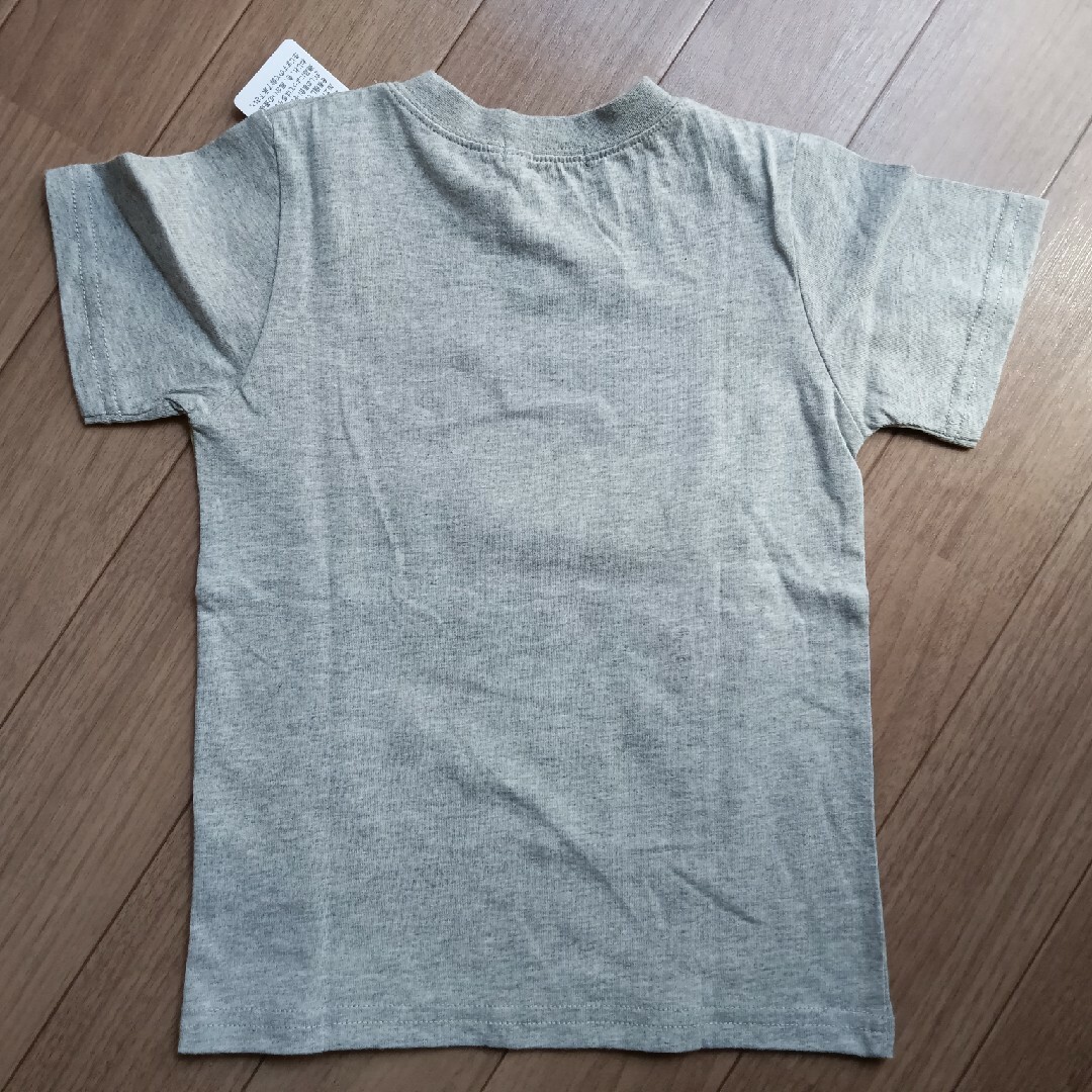 恐竜半袖シャツ　110サイズ キッズ/ベビー/マタニティのキッズ服男の子用(90cm~)(Tシャツ/カットソー)の商品写真