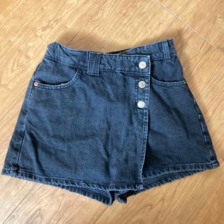 ザラ(ZARA)のZARA 140 ブラックデニム　ショートパンツ(パンツ/スパッツ)