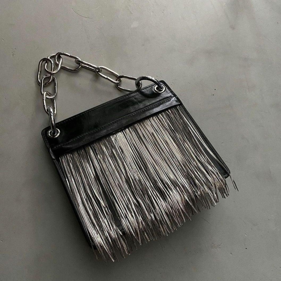 Ameri VINTAGE(アメリヴィンテージ)のUNDRESSED CHAIN FRINGE BAG レディースのバッグ(ハンドバッグ)の商品写真