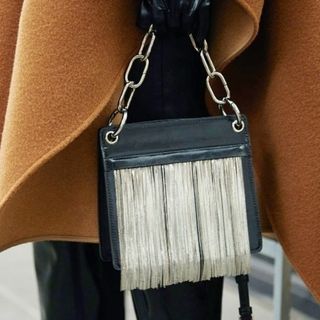 アメリヴィンテージ(Ameri VINTAGE)のUNDRESSED CHAIN FRINGE BAG(ハンドバッグ)