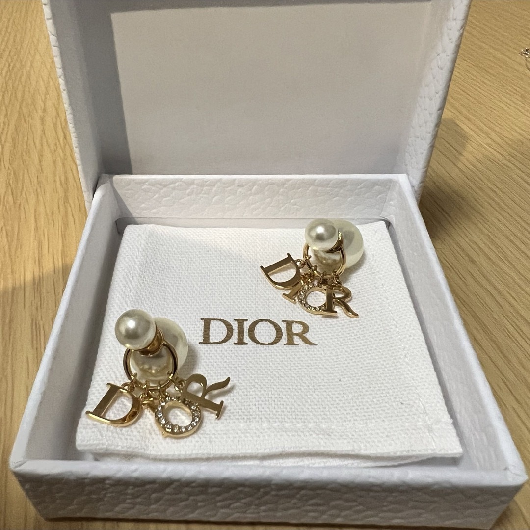 Dior 両耳ピアス