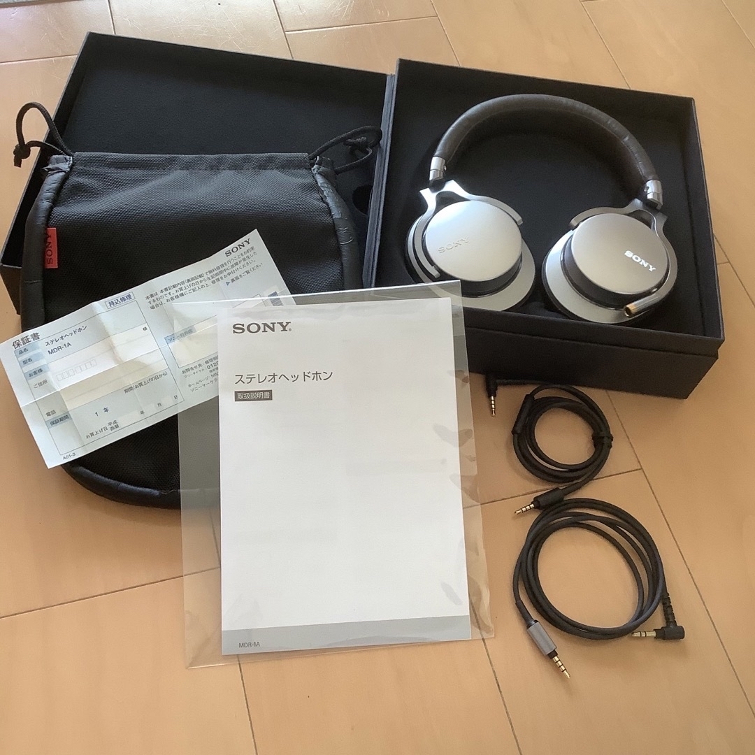 SONY(ソニー)の【付属品完備】SONY  ヘッドホン MDR-1 MDR-1A(S) スマホ/家電/カメラのオーディオ機器(ヘッドフォン/イヤフォン)の商品写真