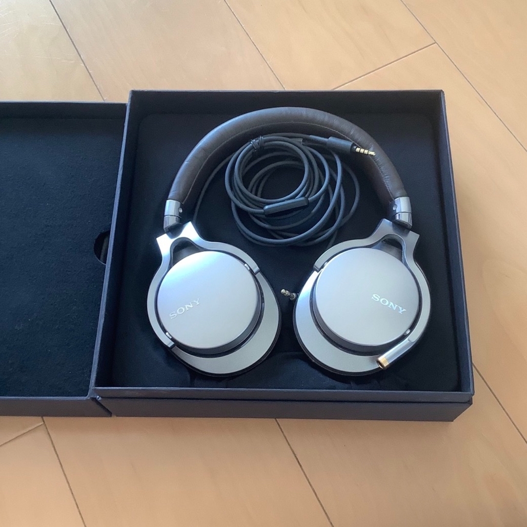 SONY(ソニー)の【付属品完備】SONY  ヘッドホン MDR-1 MDR-1A(S) スマホ/家電/カメラのオーディオ機器(ヘッドフォン/イヤフォン)の商品写真