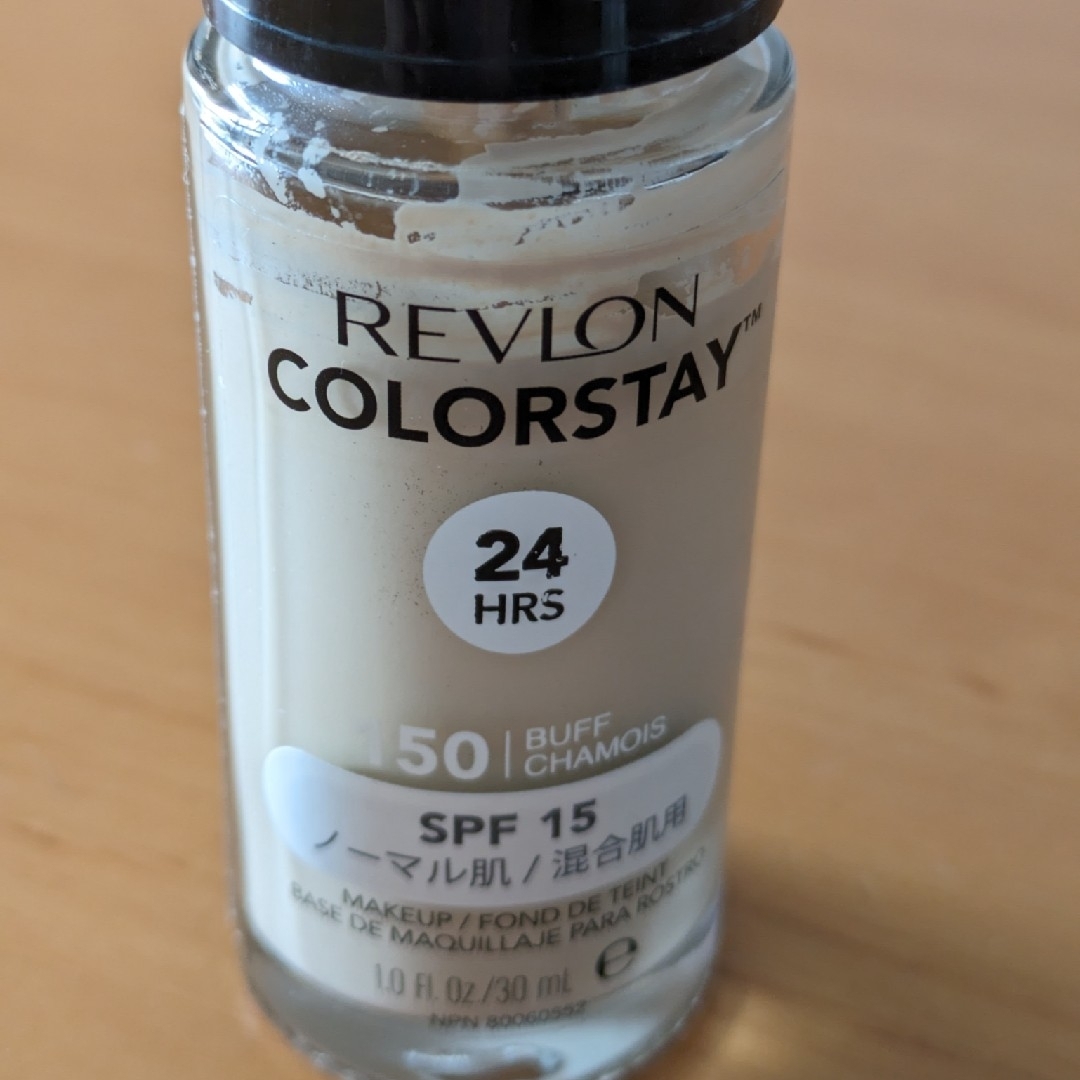 REVLON(レブロン)のREVLONファンデ COLORSTAY SPF15 150BUFF 30ml コスメ/美容のベースメイク/化粧品(ファンデーション)の商品写真