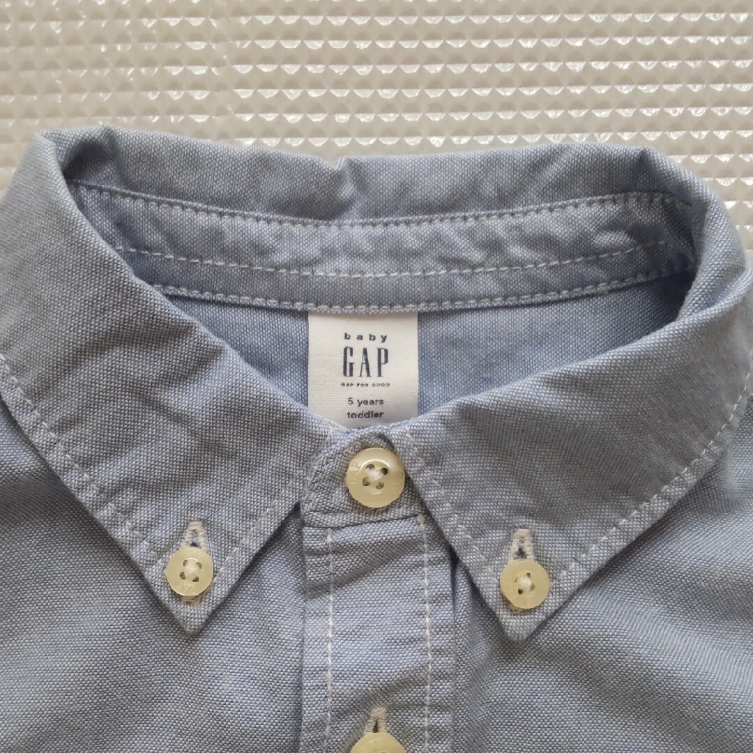 babyGAP(ベビーギャップ)のbabyGAP　シャツ　110 キッズ/ベビー/マタニティのキッズ服男の子用(90cm~)(Tシャツ/カットソー)の商品写真