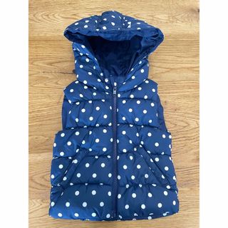 ギャップキッズ(GAP Kids)のベスト　GAP 水玉　女の子　90センチ(ジャケット/上着)