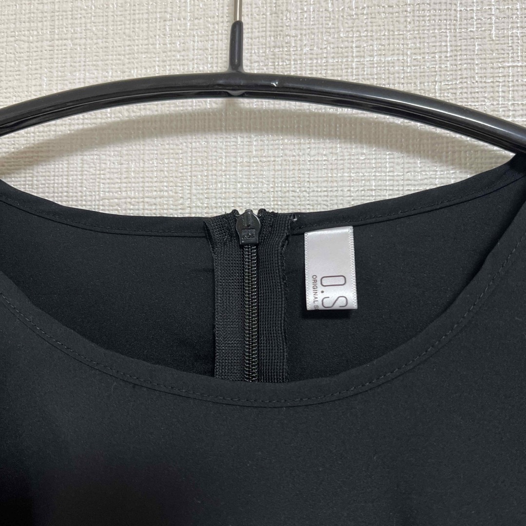 裾フリル ボリューム袖 フレアブラウス 裾フリルトップス ブラウス  レディースのトップス(シャツ/ブラウス(半袖/袖なし))の商品写真