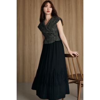 Her lip to - herlipto Siena Big Collar Pleated Dress の通販|ラクマ