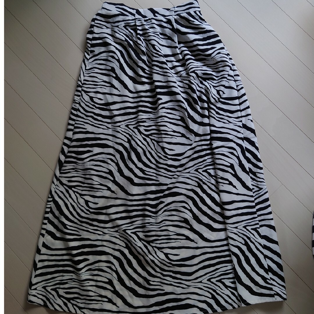 ゼブラ柄ロングスカート レディースのスカート(ロングスカート)の商品写真